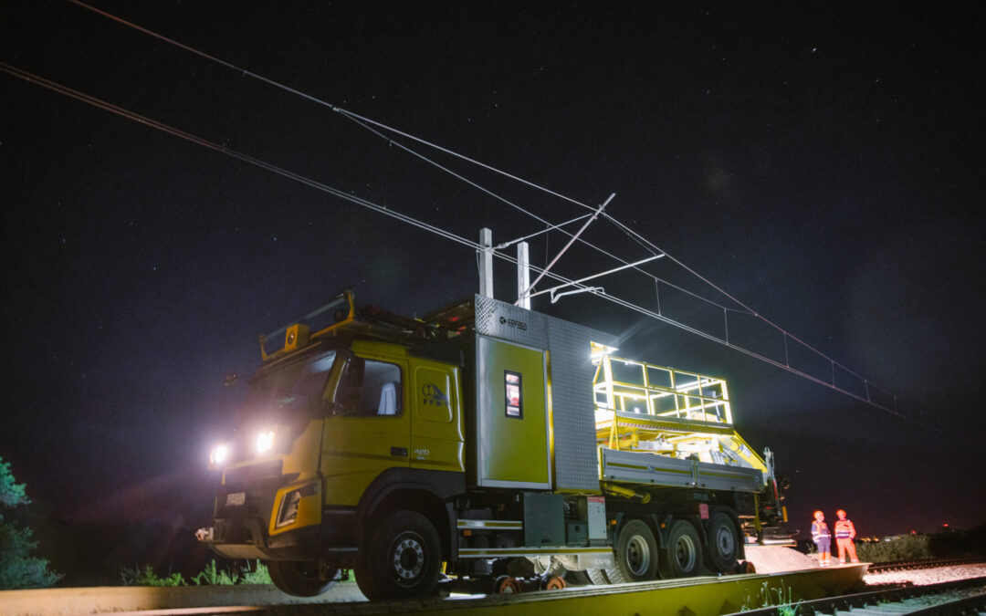 Zaproszenie do składania ofert na wykonanie robót branży torowej, energetycznej oraz automatyki w związku z realizacją zadania pn. „Poprawa stanu technicznego nawierzchni torów na obszarze działania Zakładu Linii Kolejowych w Tarnowskich Górach”.